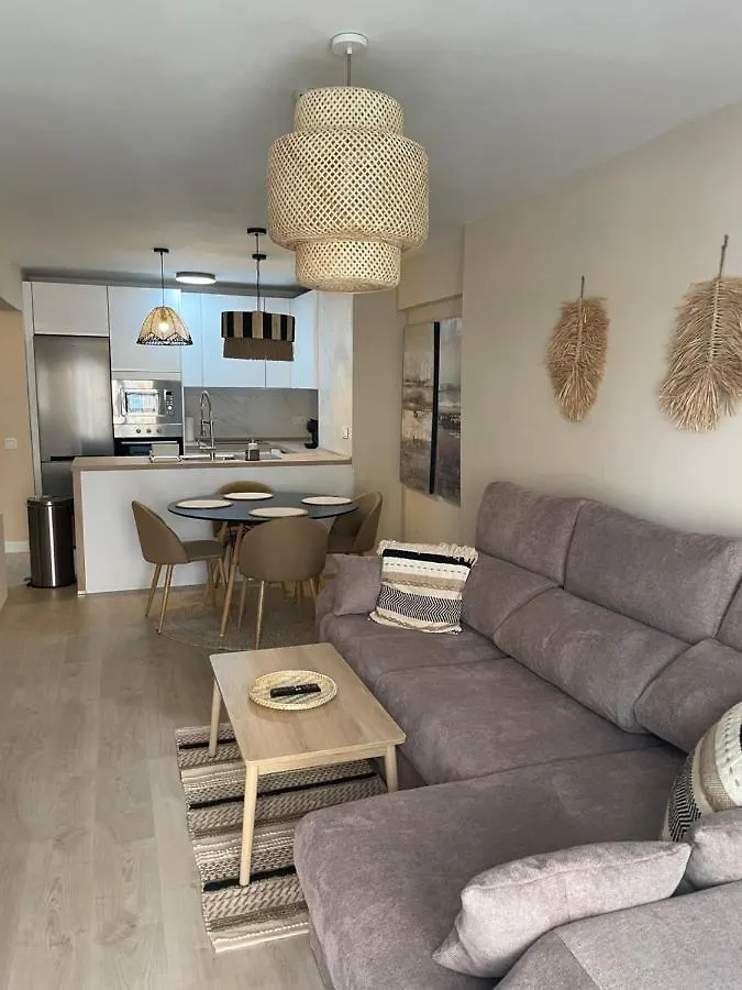 아파트 Piso Centrico En Calle Luis Vives 1, 베날마데나코스타