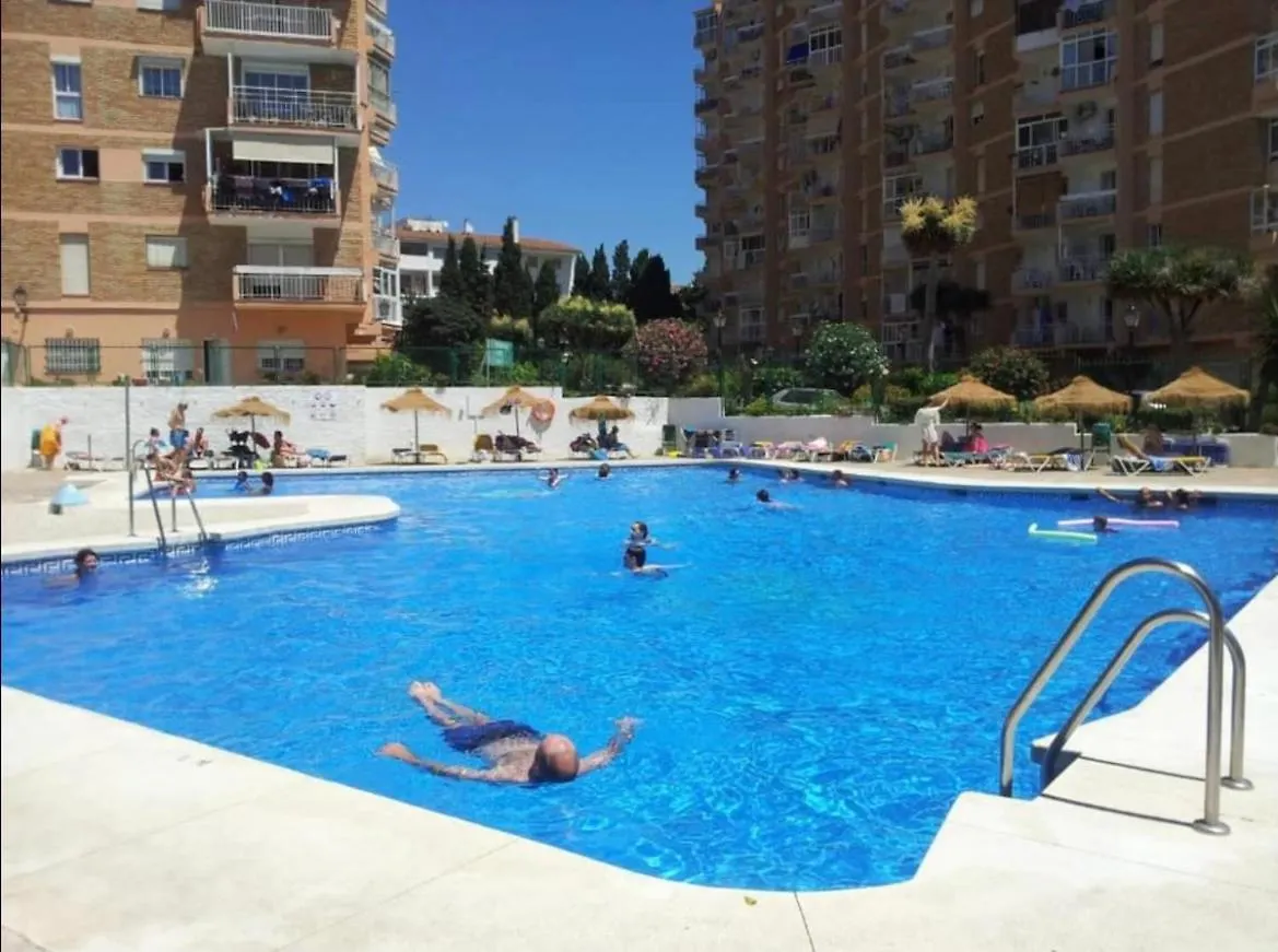 Piso Centrico En Calle Luis Vives 1, Benalmádena Daire