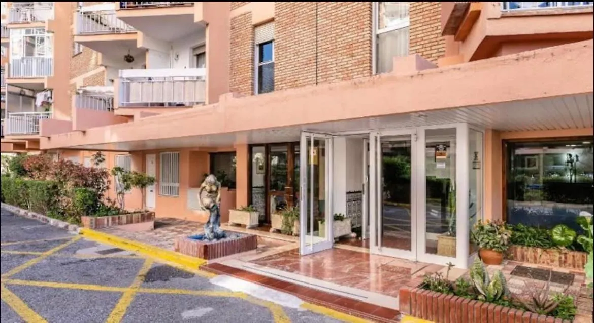 Piso Centrico En Calle Luis Vives 1, 贝纳尔马德纳